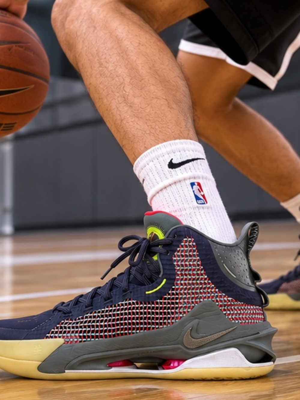 Nike LeBron
Witness 5
Dark Obsidian